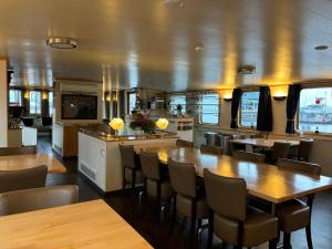 Hotelboat Iris