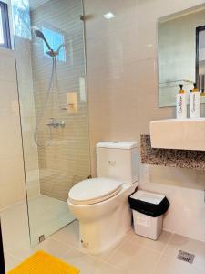 Eastwood Global Plaza Luxury 1Bed Room with 2 Toilets and Laundry Room