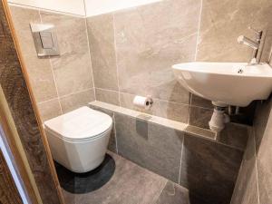 Appartements Appartement duplex 5 pieces renove, Creve-Coeur, 8 pers, animaux acceptes - FR-1-291-720 : photos des chambres