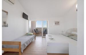 1 Bedroom Awesome Apartment In Pirovac