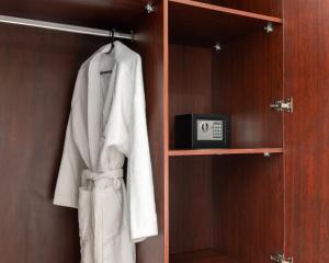 1842 - 2br Serviced Apartment - Central