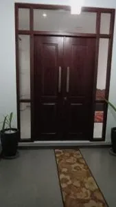 Donna Summerhouse - 乌斯维塔克伊亚瓦