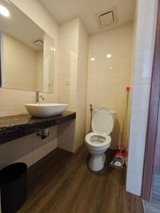 Nagoya Thamrin Cozy Apartment 11TH City View