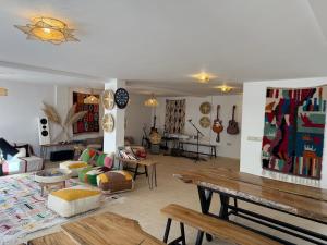 Aman surf paddle yoga