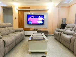 Shirpelle Suites BNB