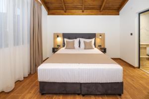 Lavalliere Hotel & Villas