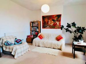 Charming Victorian flat with free parking