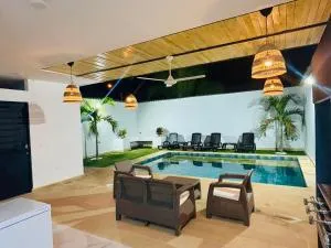 Hermosa Casa de Verano piscina privada 12 personas Ricaurte - San Rafael