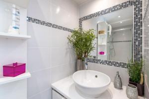 Appartements Charmant 2 pieces sur le port avec parking gratuit et WIFI : photos des chambres