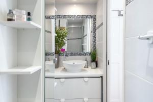 Appartements Charmant 2 pieces sur le port avec parking gratuit et WIFI : photos des chambres