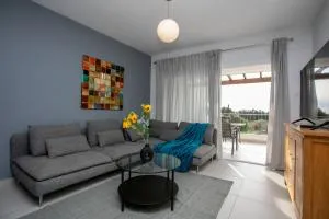 Lovely & Stylish! 3BR Specious Penthouse-Serenity Skyview - Paphos