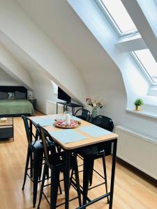Central, Cozy & Stylish Apartment with Views