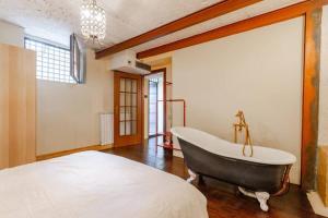 Magic loft underground