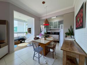 Canasvieiras 1 Quadra do Mar - Lindo ap 2D para até 6 pessoas