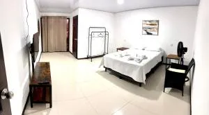 Aeropuerto SJO 5 min -Marianas Apartments - Breakfast - Guácima