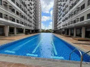 Green 2 SMDC - Gems Suite Condo Staycation - Pasong Bayog