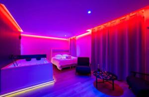 Appartements LOVE ROOM SAUNA,JACCUZZI Netflix Tours : photos des chambres