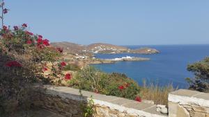 Holiday home in Sifnos with panoramic sea view