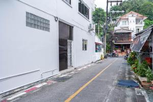 Patong Center Comfort Stay