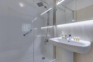 PRESIDENTE - Amplo apart para 6 pessoas com parking e a 10 min da praia da Rocha