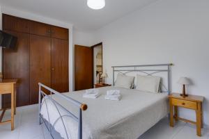 PRESIDENTE - Amplo apart para 6 pessoas com parking e a 10 min da praia da Rocha