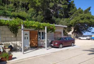 "House 11", 3 bedrooms, just near the sea, , Žuljana bay