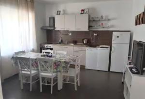"House 11", 3 bedrooms, just near the sea, , Žuljana bay