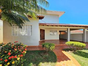 Linda casa 5 quartos prox a av cataratas e centro