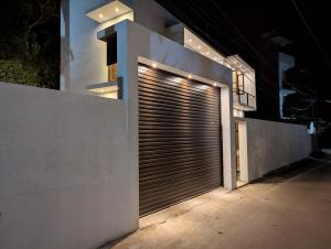 Shavona Bliss Mirissa