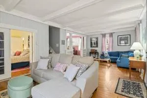 Walk to State park, 6bed,Hot tub & Game room - Himrod