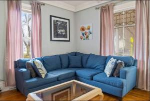 Walk to State park, 6bed,Hot tub & Game room