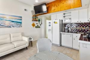 Little Latitude - Low Tide - Oceanfront Bungalow - 6618S