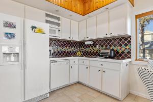 Little Latitude - Low Tide - Oceanfront Bungalow - 6618S
