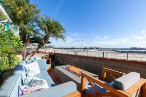 Bayfront Apartment Steps to the Sand - Ultimate Coastal Living