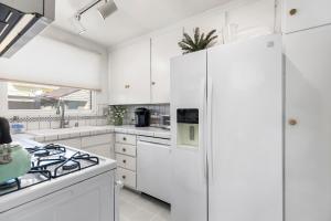 Bayfront Apartment Steps to the Sand - Ultimate Coastal Living