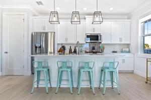 Sunset Oasis - Luxury Pool Home - 350 Feet to the Beach