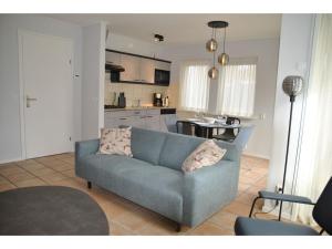 Bungalow close to seaside resort De Koog