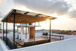 Canggu 4 Bed Family Villa with 360 Rooftop Views