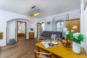 Large One-Bedroom Apartment Superior  room in Pension Happy Superior
