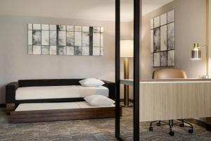 King Suite room in SpringHill Suites by Marriott Easton PA