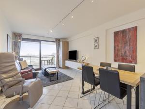 Apartment in Blankenberge near Marina