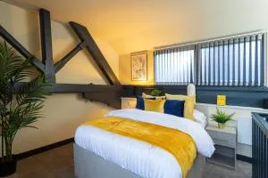 Central Prestige - Rose Platinum Properties - Central Station