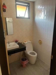 芭提雅市中心五卧六卫带KTV民宿hw