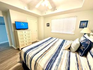 Ocean view condo, Lazy River & Beach, Destin West