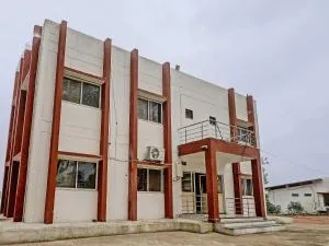 Super HOTEL O MIDWAY TREAT DHAR - Dhār