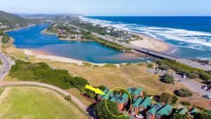 Central Wilderness Bliss - Sleeps 6 - Beach & Lagoon