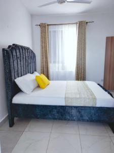 Royal Ebony At Buxton Point with pool, gym, tennis court, beautiful gardens and kids play area