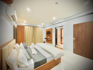 Hotel Grand Aana Inn