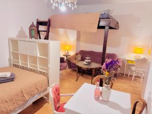 Romantic Studio