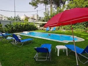 Villa Maira 2, Amazing Family apartment, 3 bedrooms, Swimming Pool, 150m to beach - Néa Michanióna